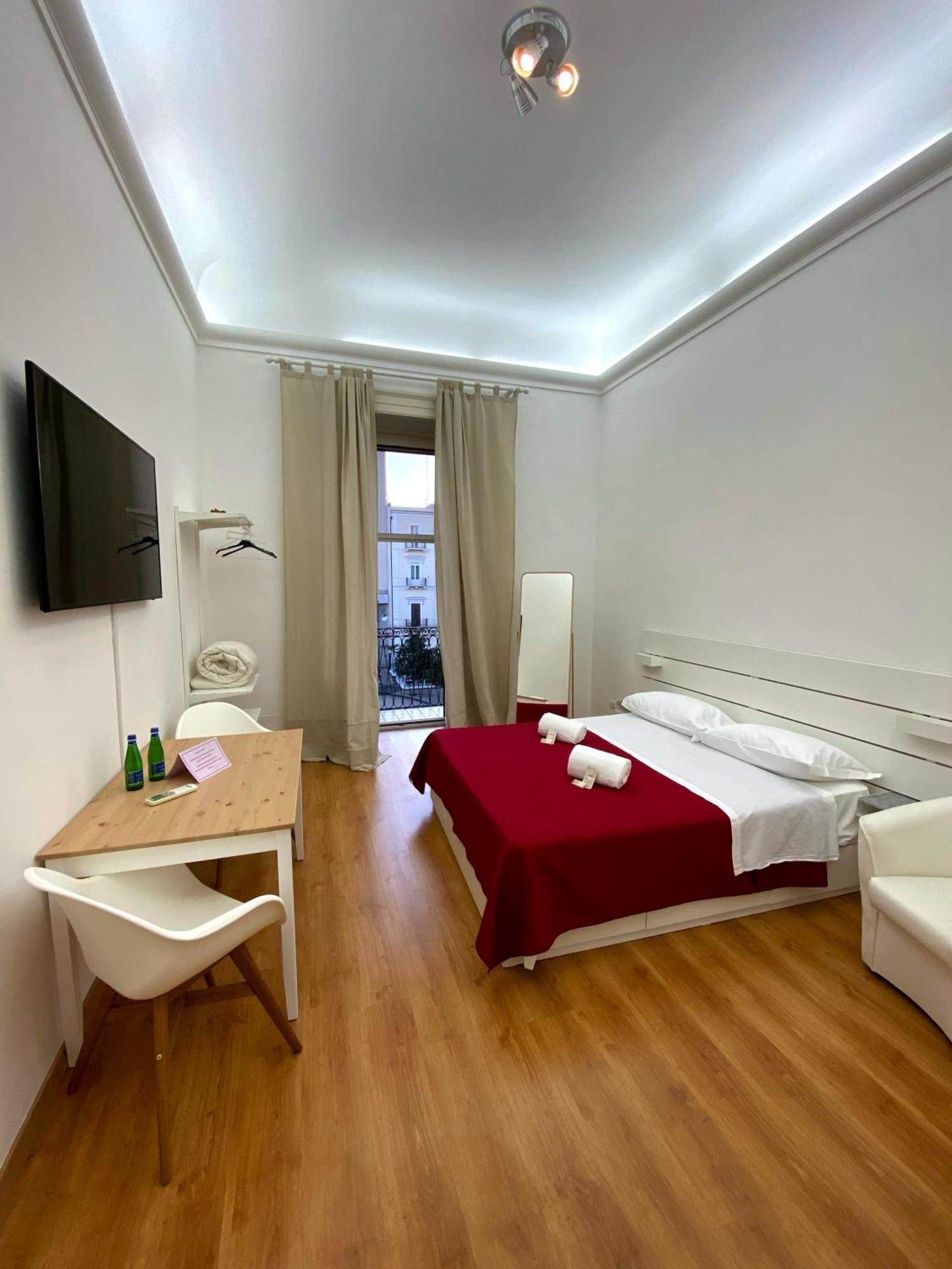 Amica Taranto In Piazza Apartment Екстериор снимка